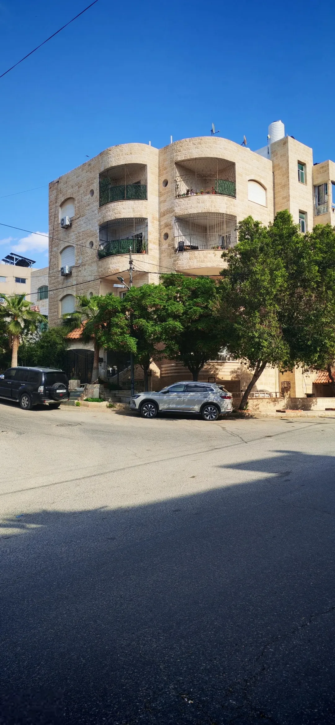 شقة للبيع في الزرقاء الجديدة – شارع الكرامة