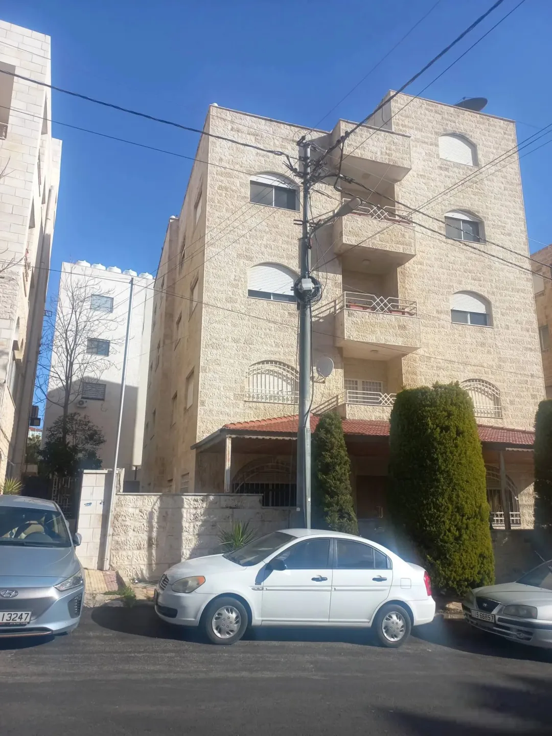 عمارة فاخرة للبيع في ام السماق الجنوبي