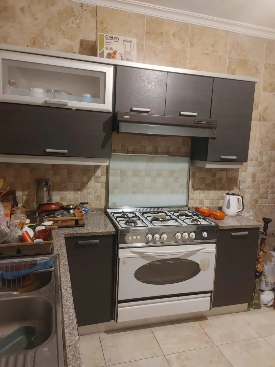 شقة للبيع طابق ثالث مع روف في ابو نصير بسعر مغري
