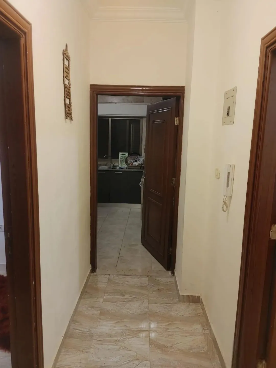 شقة للبيع طابق ثالث مع روف في ابو نصير بسعر مغري