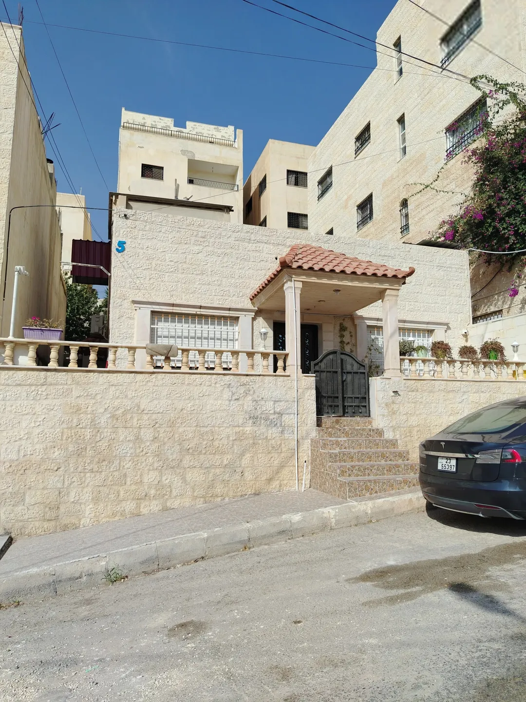 بيت للبيع في ابونصير حي الضياء الحي الجديد