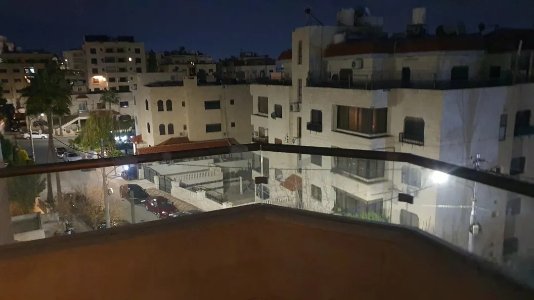شقة فاخرة في الرابيه طابق ثالث مع أثاث أنيق وإطلالات خلابة