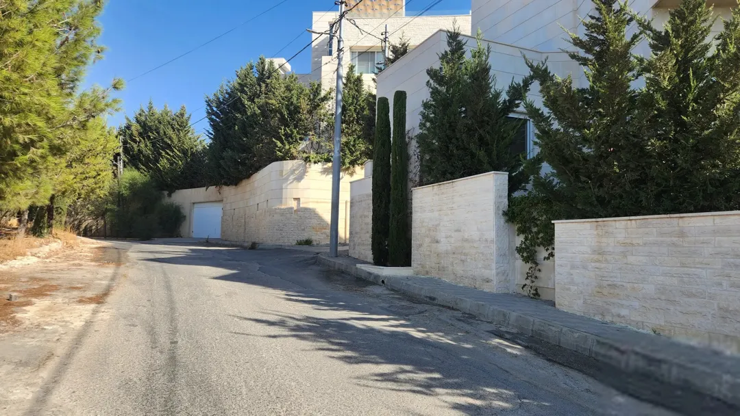 ارض للبيع في أجمل مناطق ابوركبة