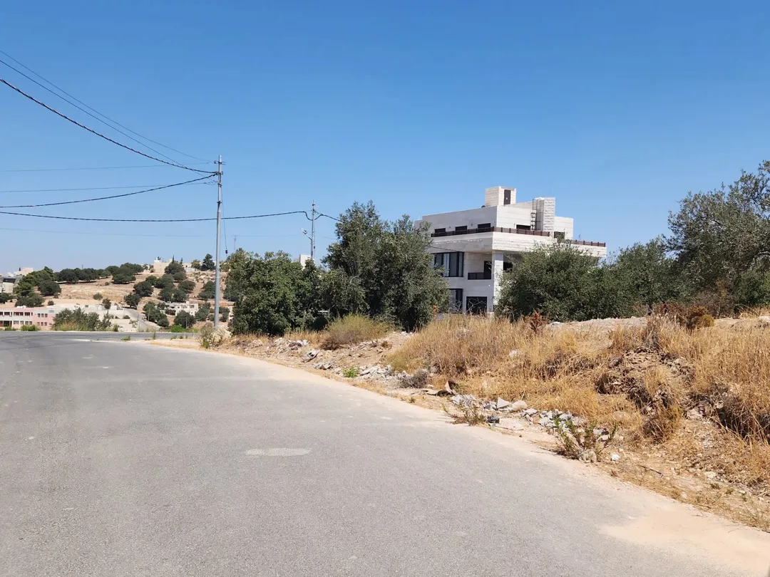 أرض سكنية للبيع في منطقة الغروس الغربي – بدر الجديدة، عمان الغربية