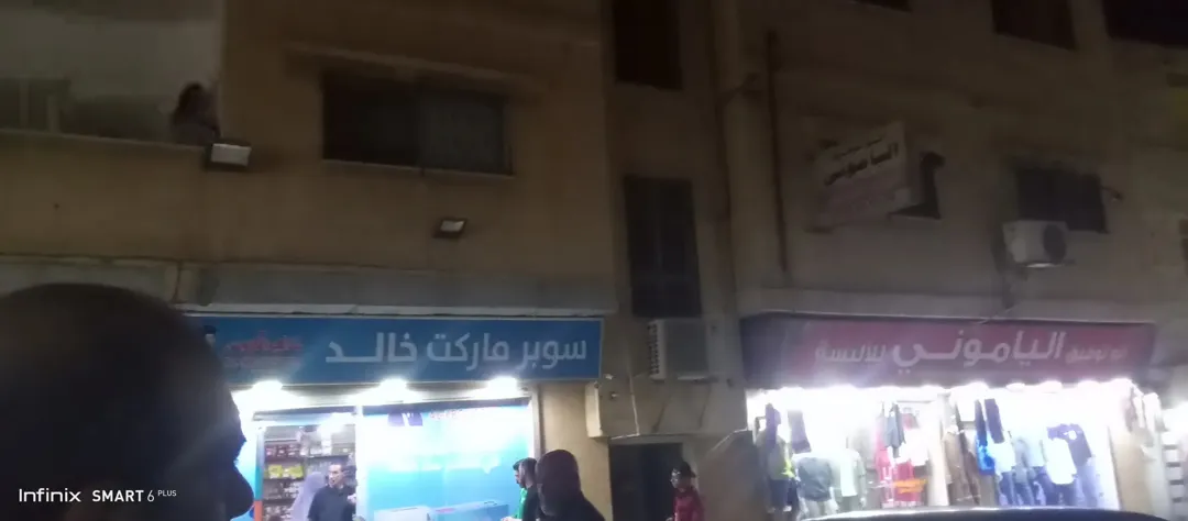 عماره 3 طوابق للبيع الطابق الأول محلات تجاريه 4 مخازن مؤجرة بدخل ثابت
