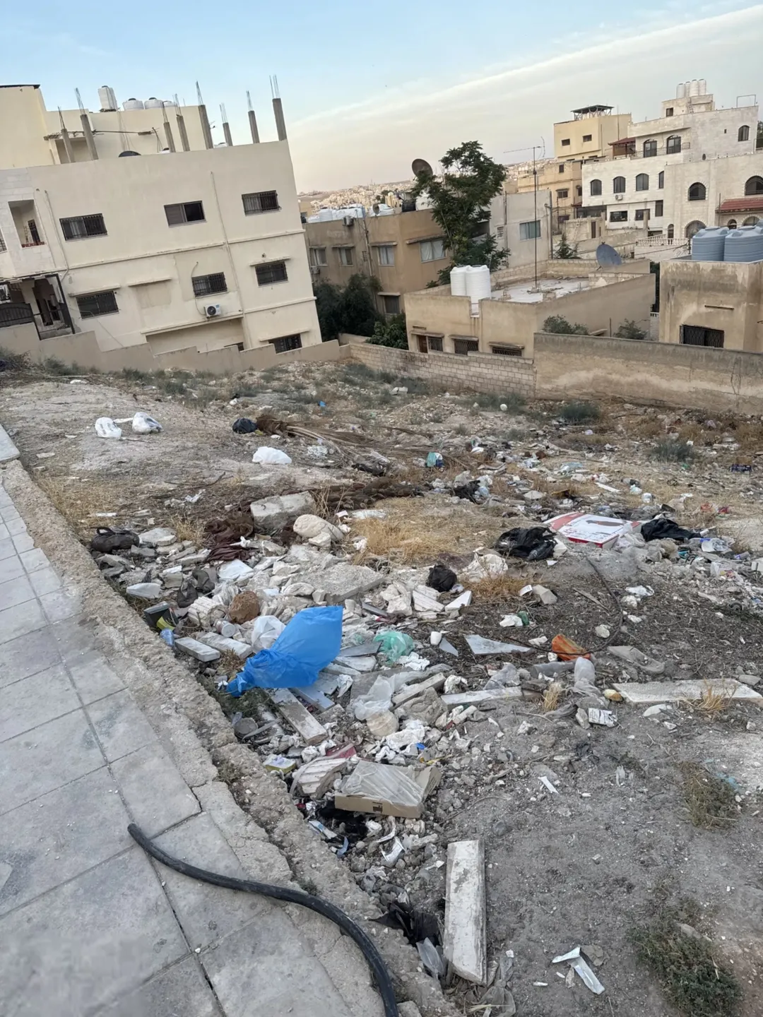 أرض سكنية مميزة للبيع في جبل الأميرة رحمة – الزرقاء