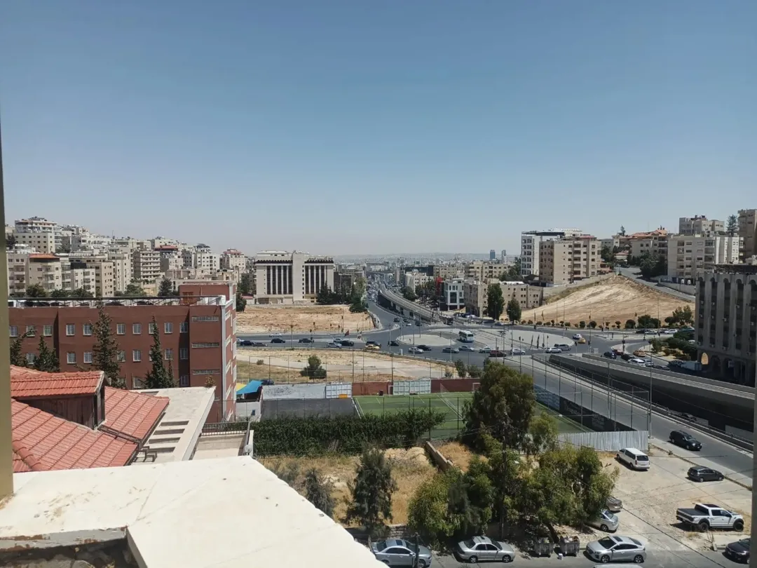 بناية استثمارية للبيع في ضاحية الروضة بإطلالة بانورامية على عمان
