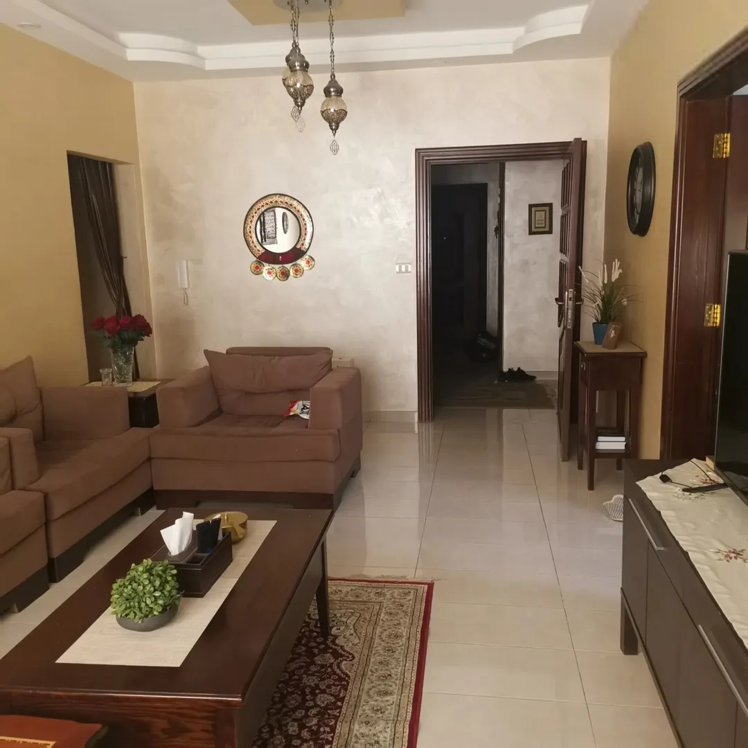 شقة ارضية للبيع طريق المطار