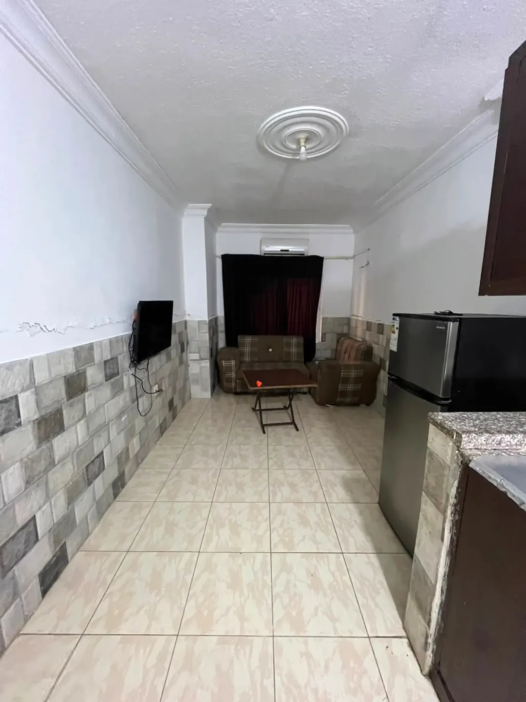 شقة استثمارية للبيع (4 استوديوهات). بدخل شهري 600 دينار — صورة 3