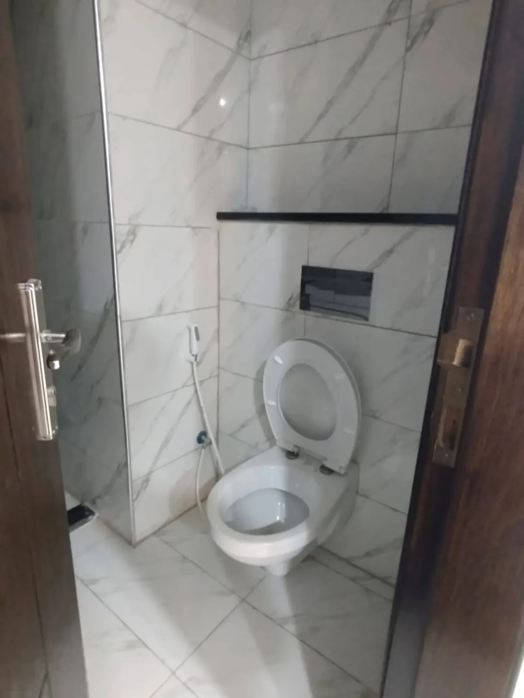 شقه جديده لم تسكن الزرقاء الجديده