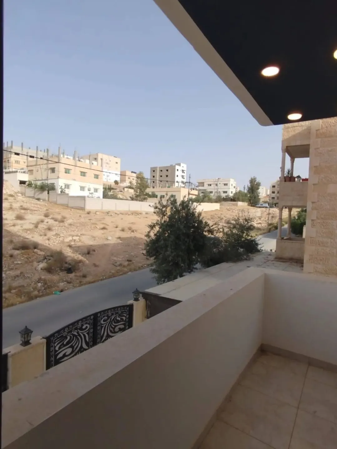 شقه جديده لم تسكن الزرقاء الجديده