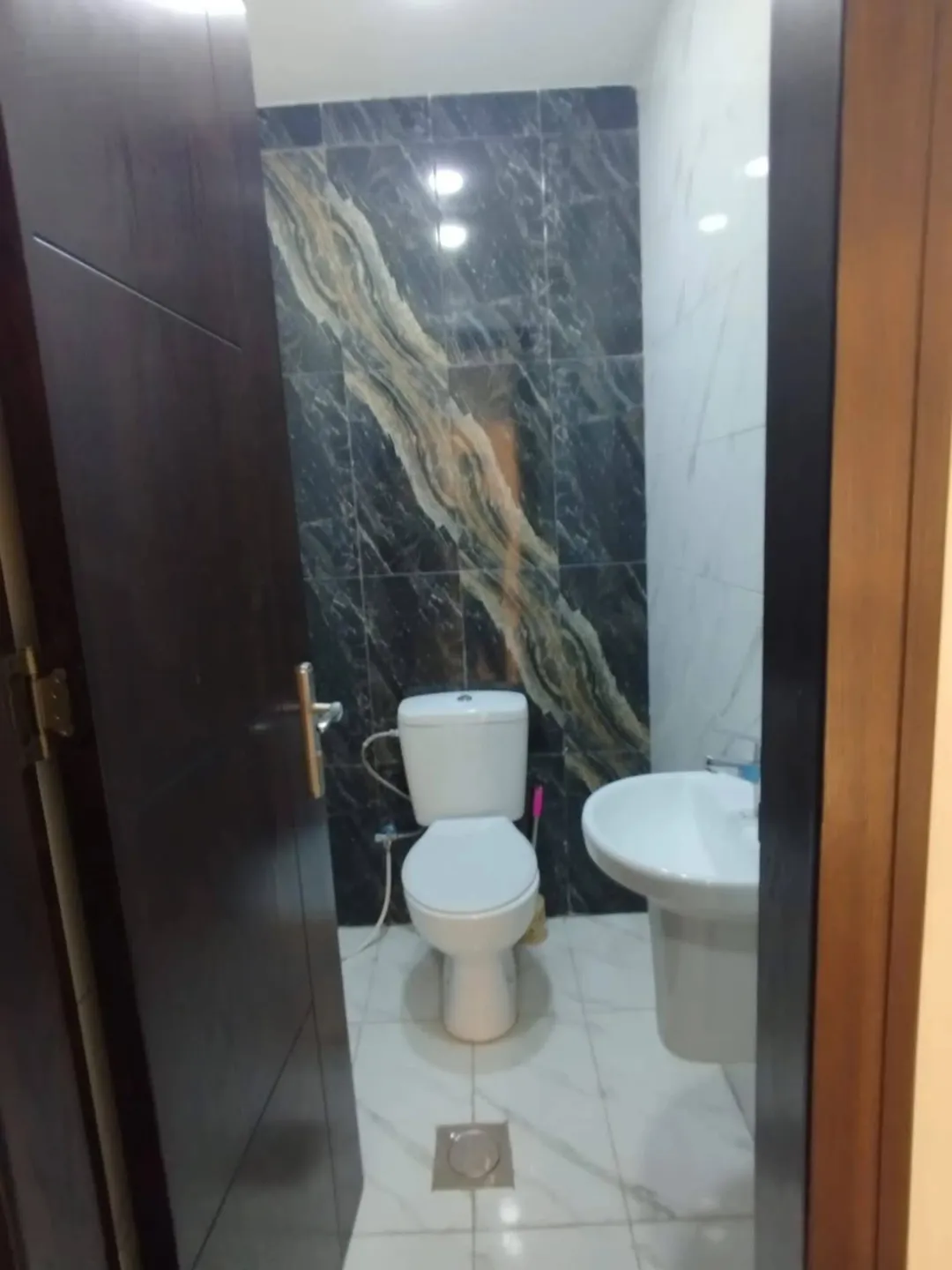 شقه جديده لم تسكن الزرقاء الجديده