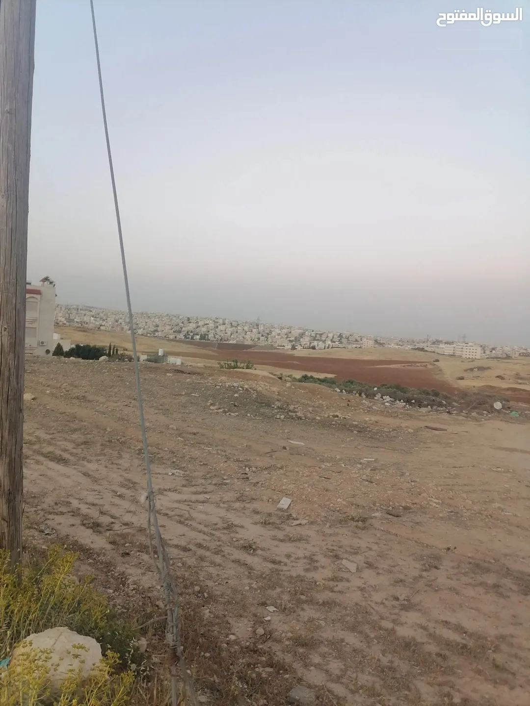 عده قطع قرب شارع المطار والبنيات اليادوده