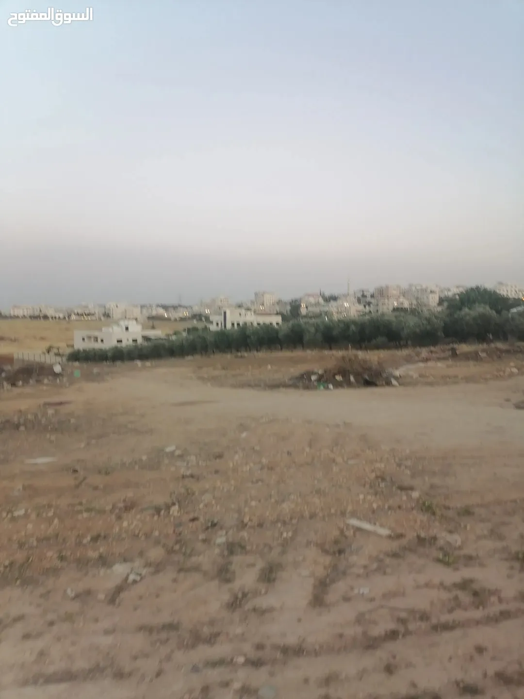 عده قطع قرب شارع المطار والبنيات اليادوده