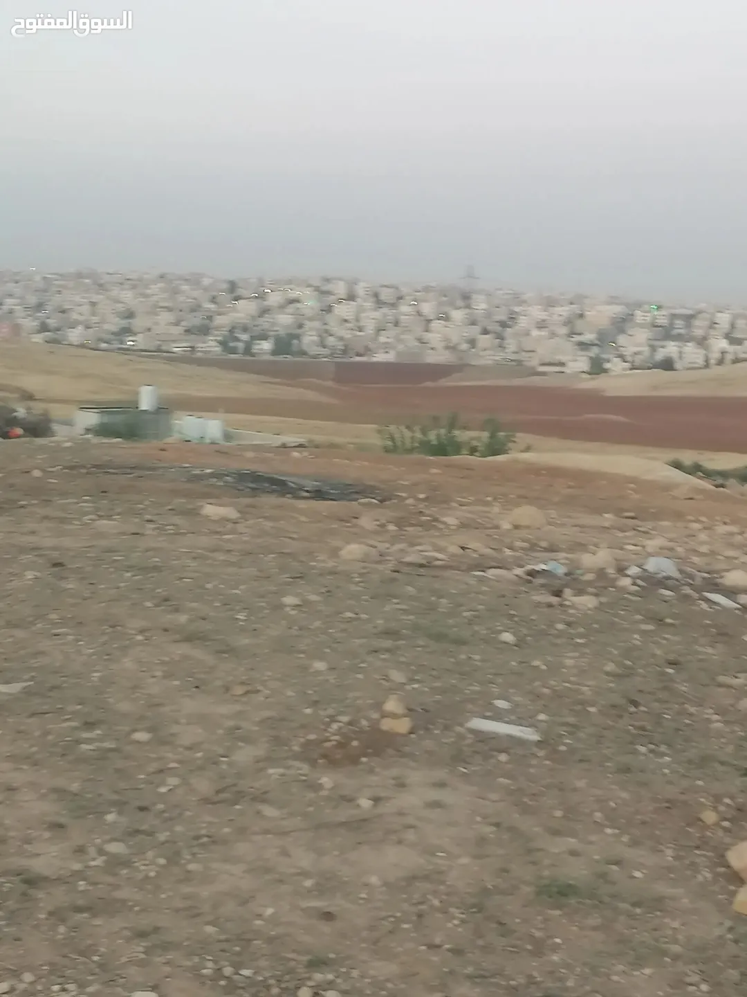 عده قطع قرب شارع المطار والبنيات اليادوده