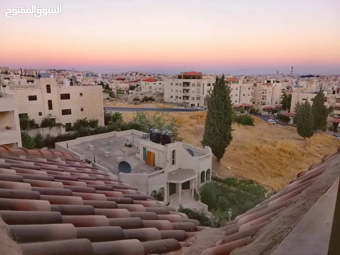 روف مفروش فاخر للايجار. 1 نوم ماستر وصالون حرف L. حمامين . مطبخ وسفره . تراس كبير . اطلاله مميزه . — صورة 5