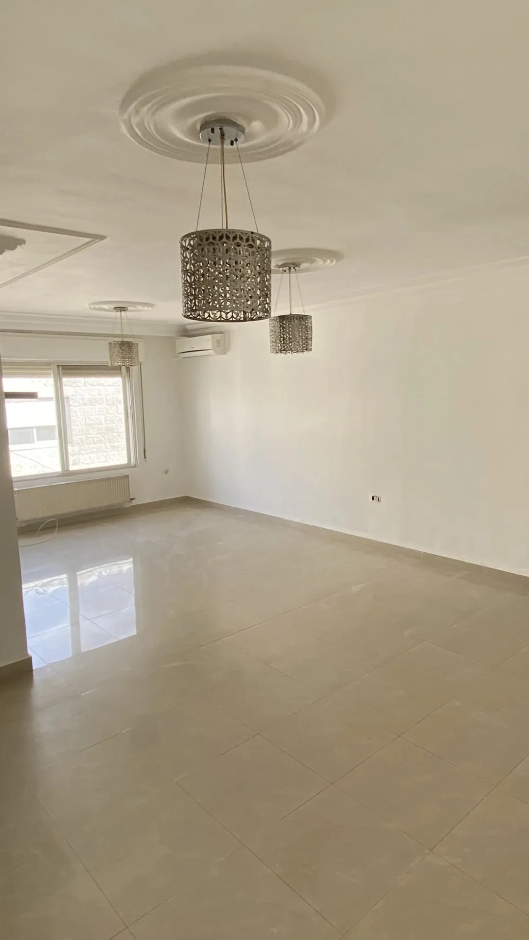 شقة للبيع في منطقة الجندويل – عمان بمساحة 130 متر مربع بالقرب من مجمع الأعمال