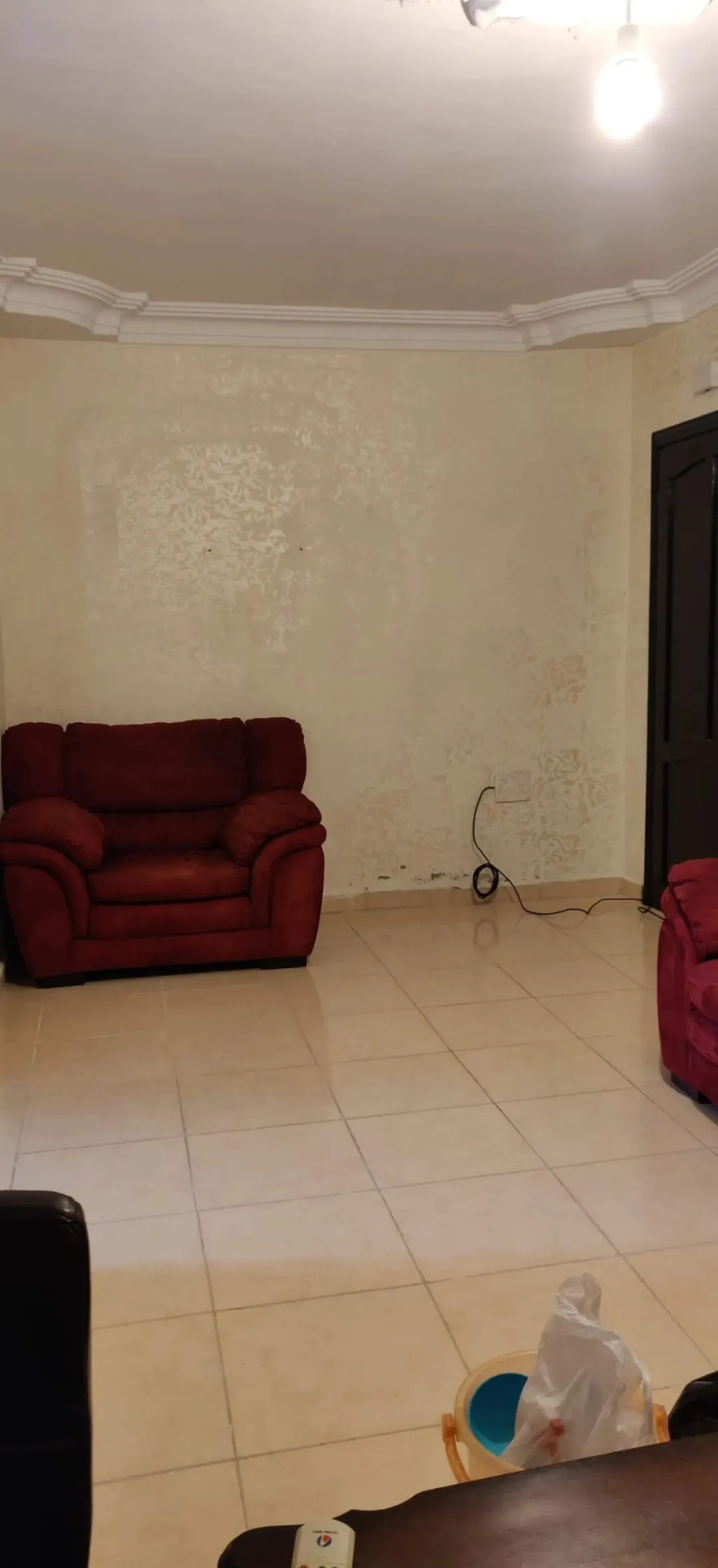 شقة ستوديو طلابية جانب جامعة اليرموك للبيع/ مع امكانية أجار