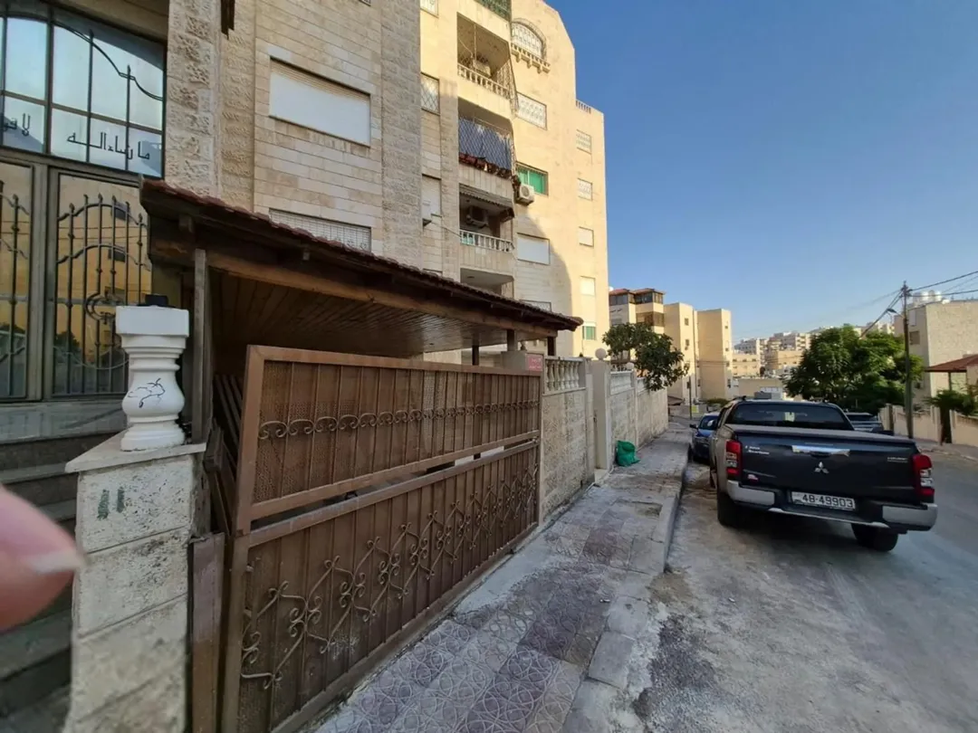 شقة طابق أرضي مميزة في طبربور بمساحة 230 متر بالقرب من طارق مول — صورة 3