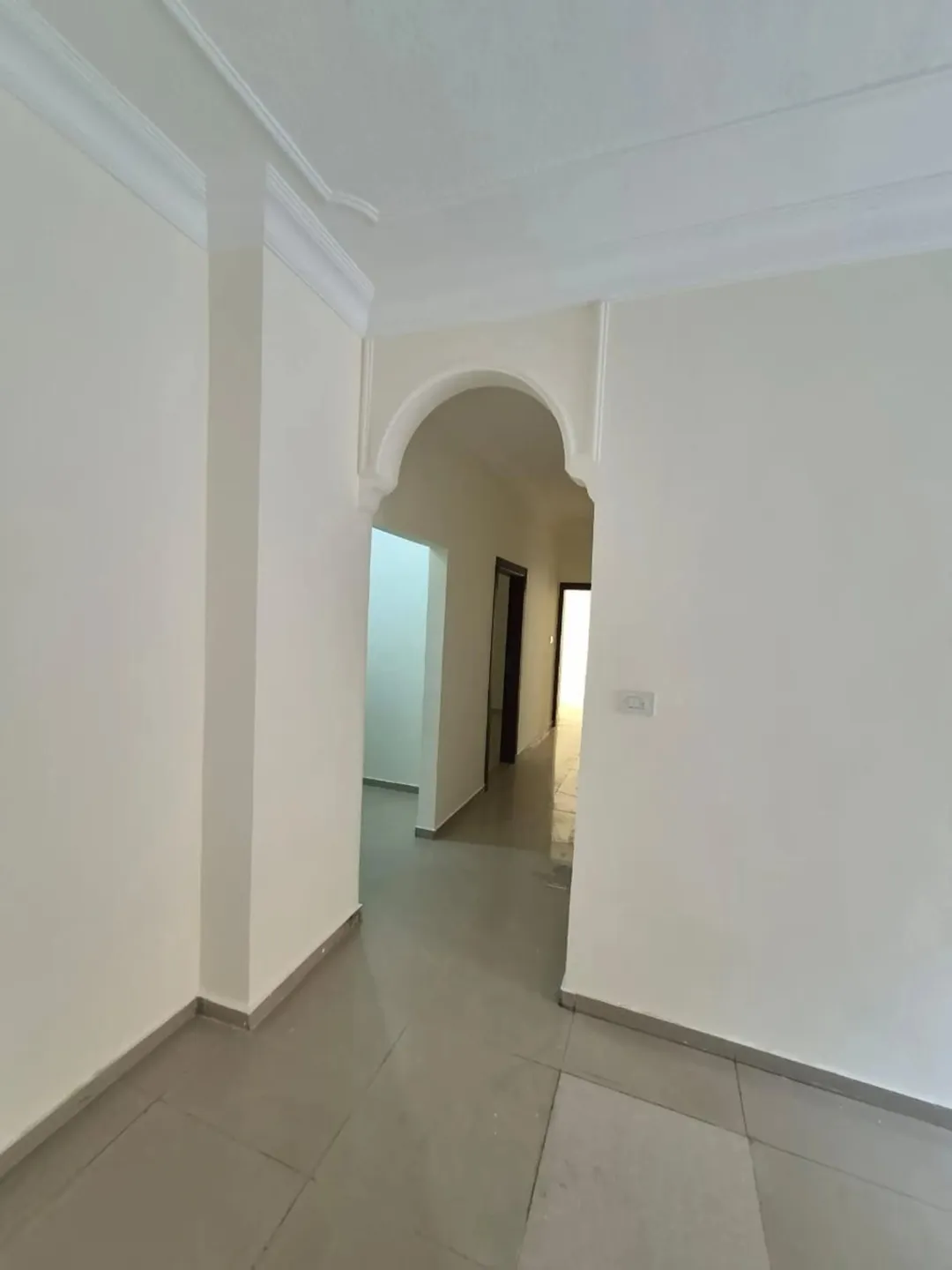 شقة طابق أرضي مميزة في طبربور بمساحة 230 متر بالقرب من طارق مول