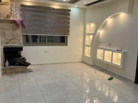 شبه فيلا سوبر ديلوكس فاخرة بمساحات واسعة في طبربور