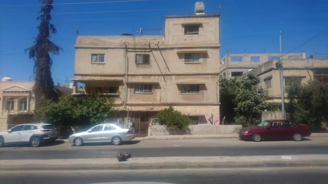 عماره سكنيه 3 طوابق للبيع حصص مشتركه