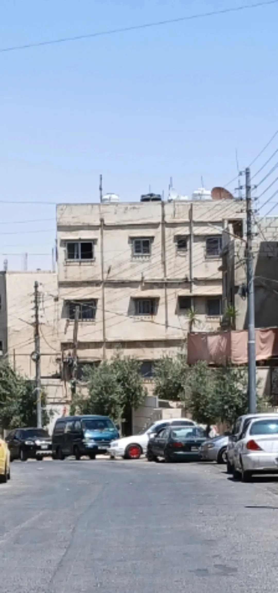 عمارة استثمارية مميزة للبيع في جبل الأشرفية
