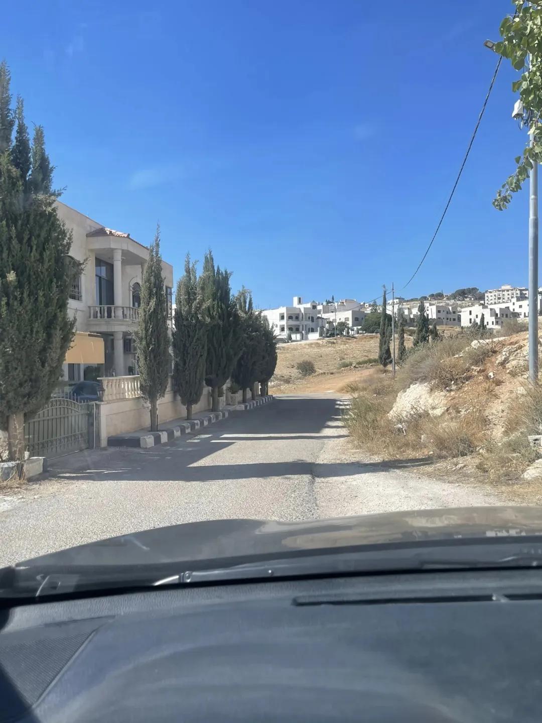 أراضي سكنية وهنجر للبيع في الجويدة والرقيم – عمان