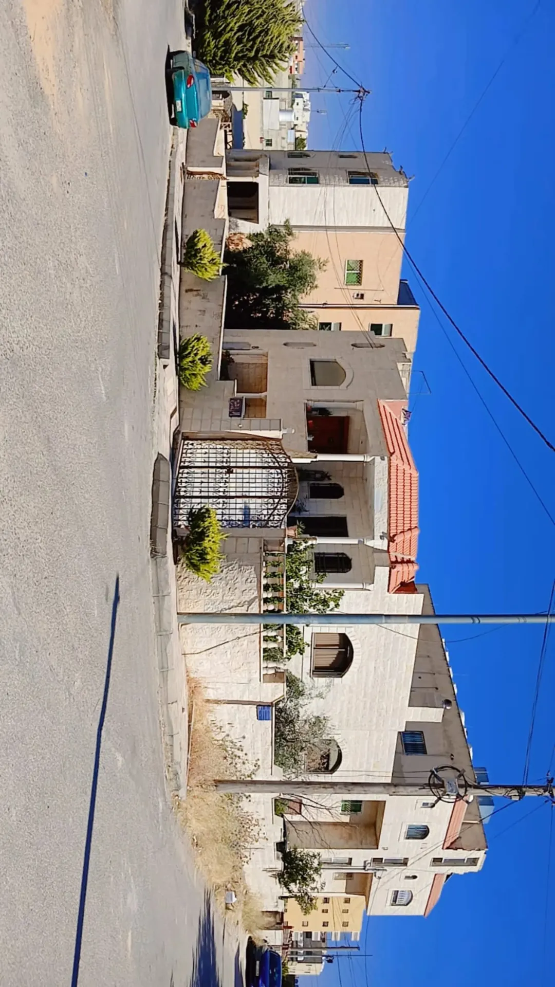 فيلا واسعة للبيع في حنينا – مادبا