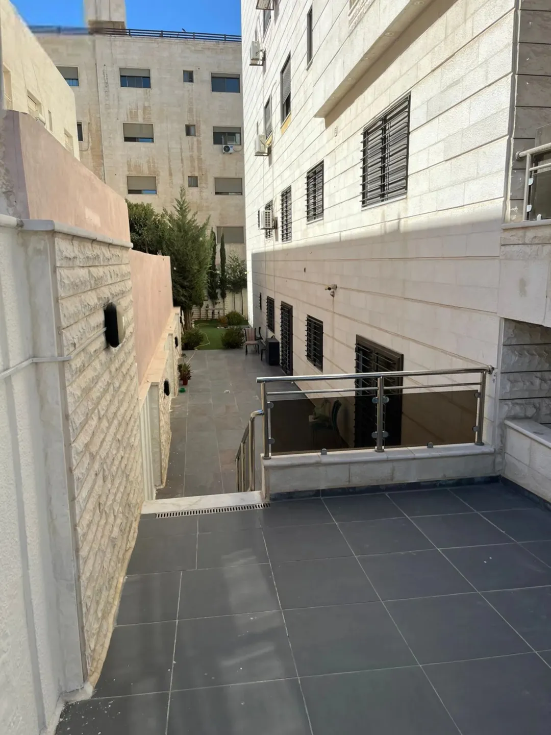 شقة مفروشة للبيع في منطقة الرابية – عمان
