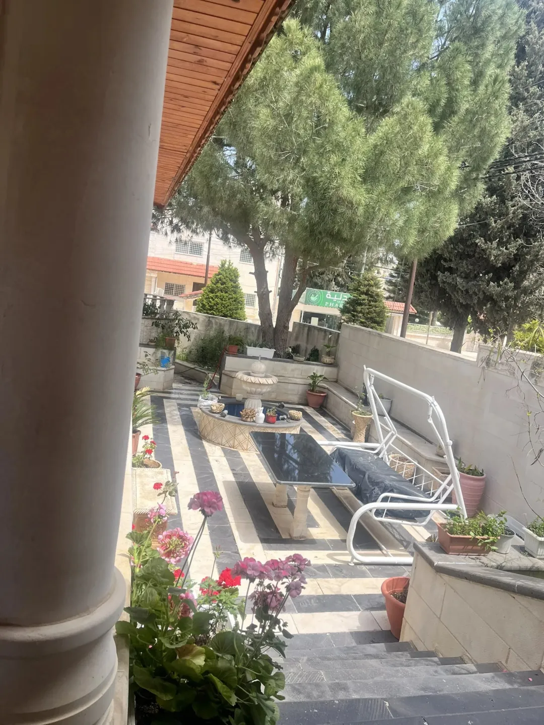 فيلا فاخرة للبيع في إربد – حي الأفراح