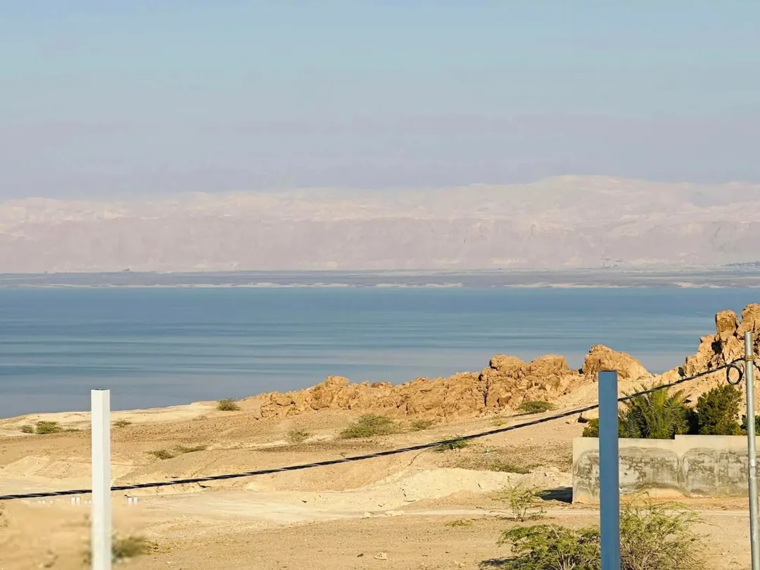 شاليه للبيع البحر الميت مقابل الفنادق والبحر