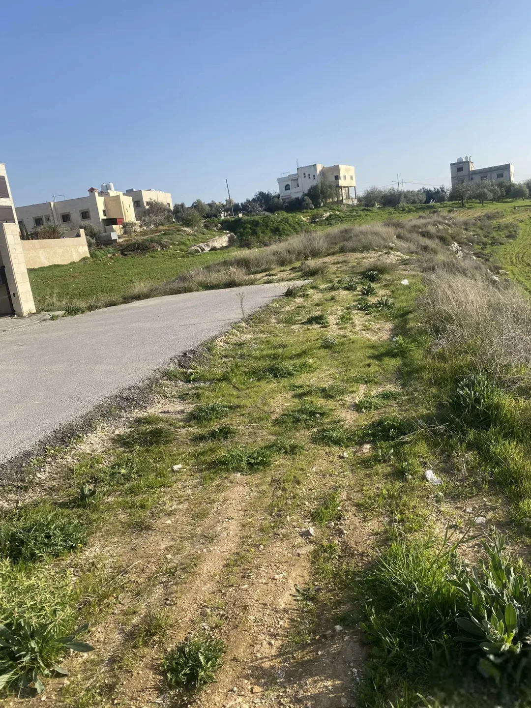 قطع سكنيه في منطقه سكن ب منظمة وجاهزه للبناء