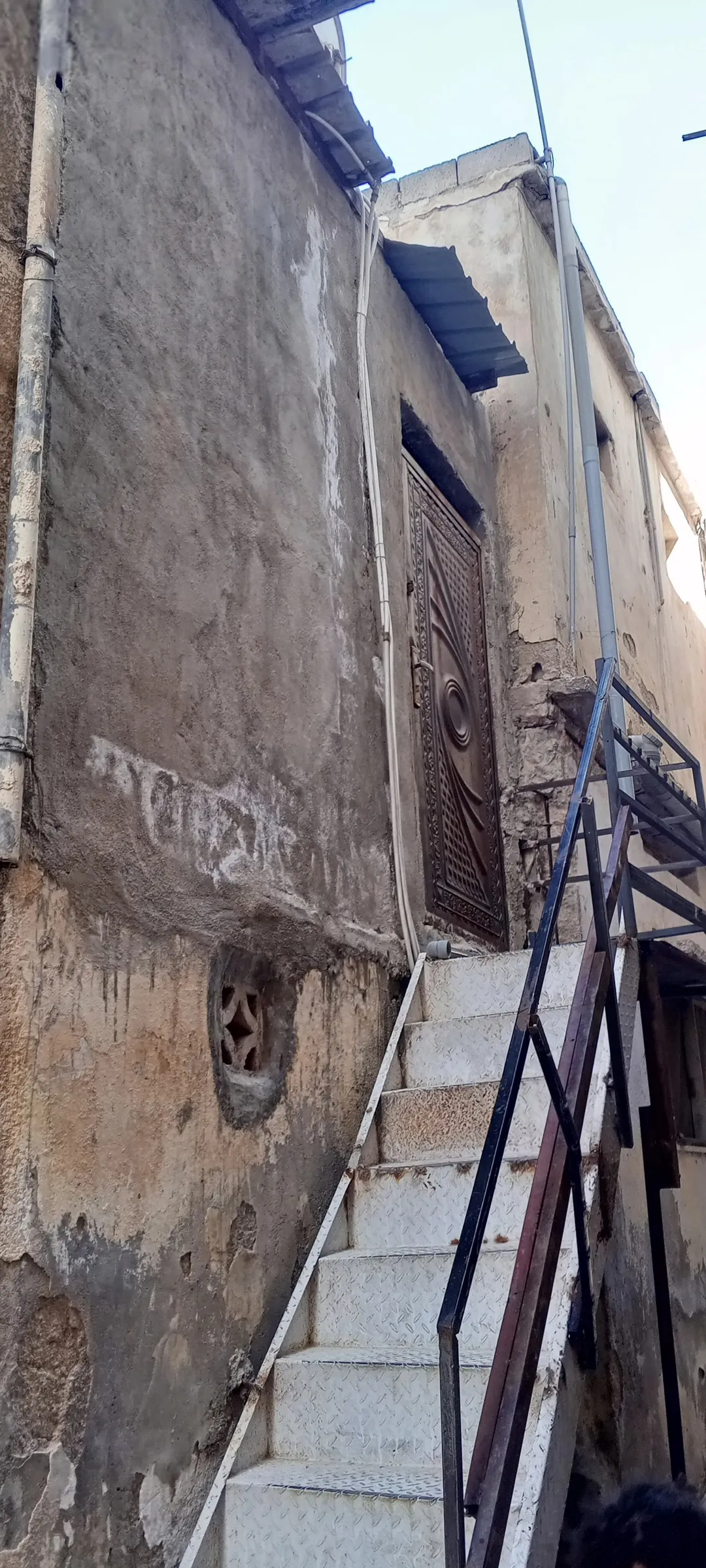 منزل للبيع غرفه ومطبخ وحمام زائد غرفه ومطبخ وحمام طبقين