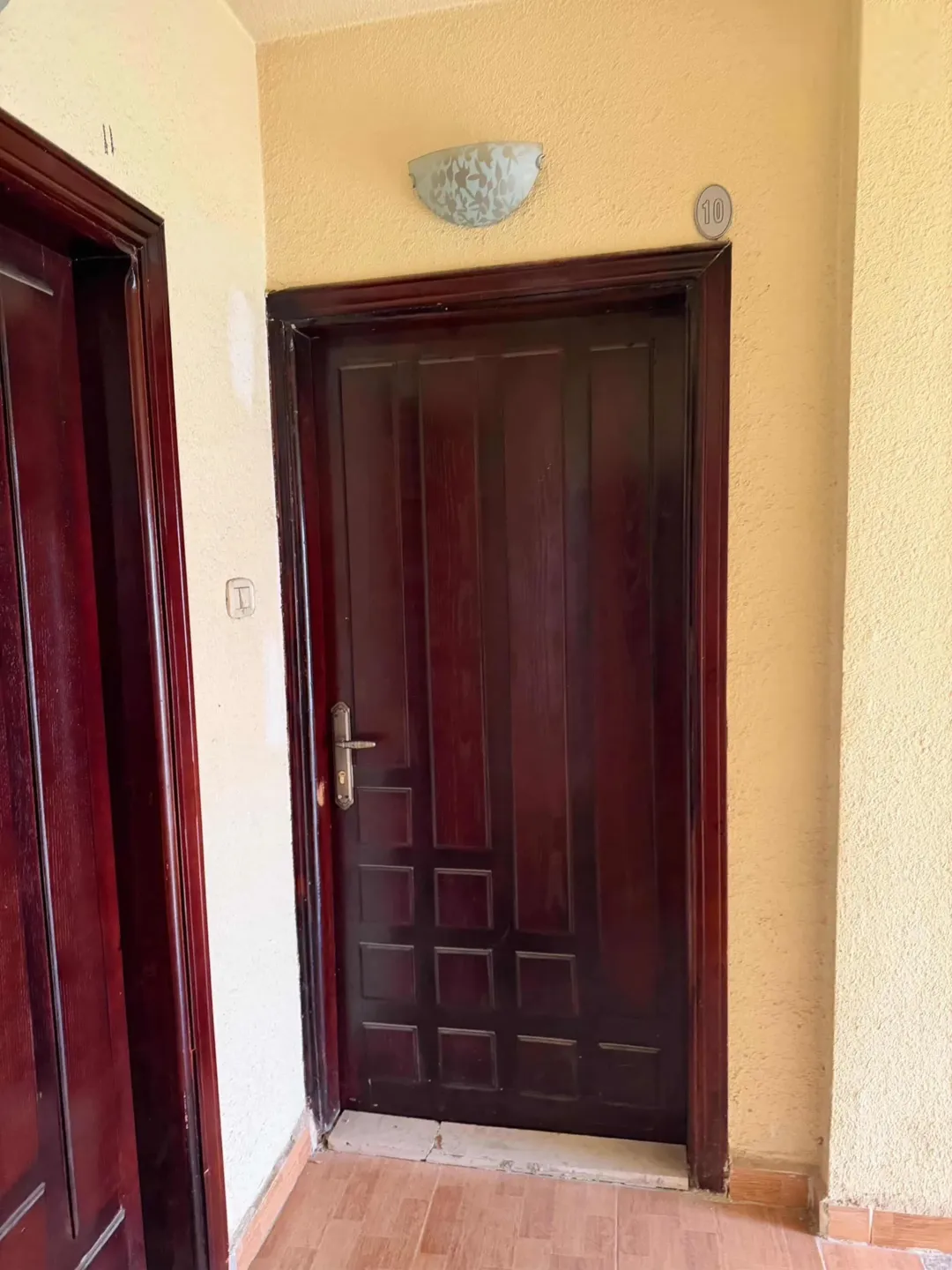 شقتان مفروشتان بسكن طالبات في موقع متميز شارع الجامعة