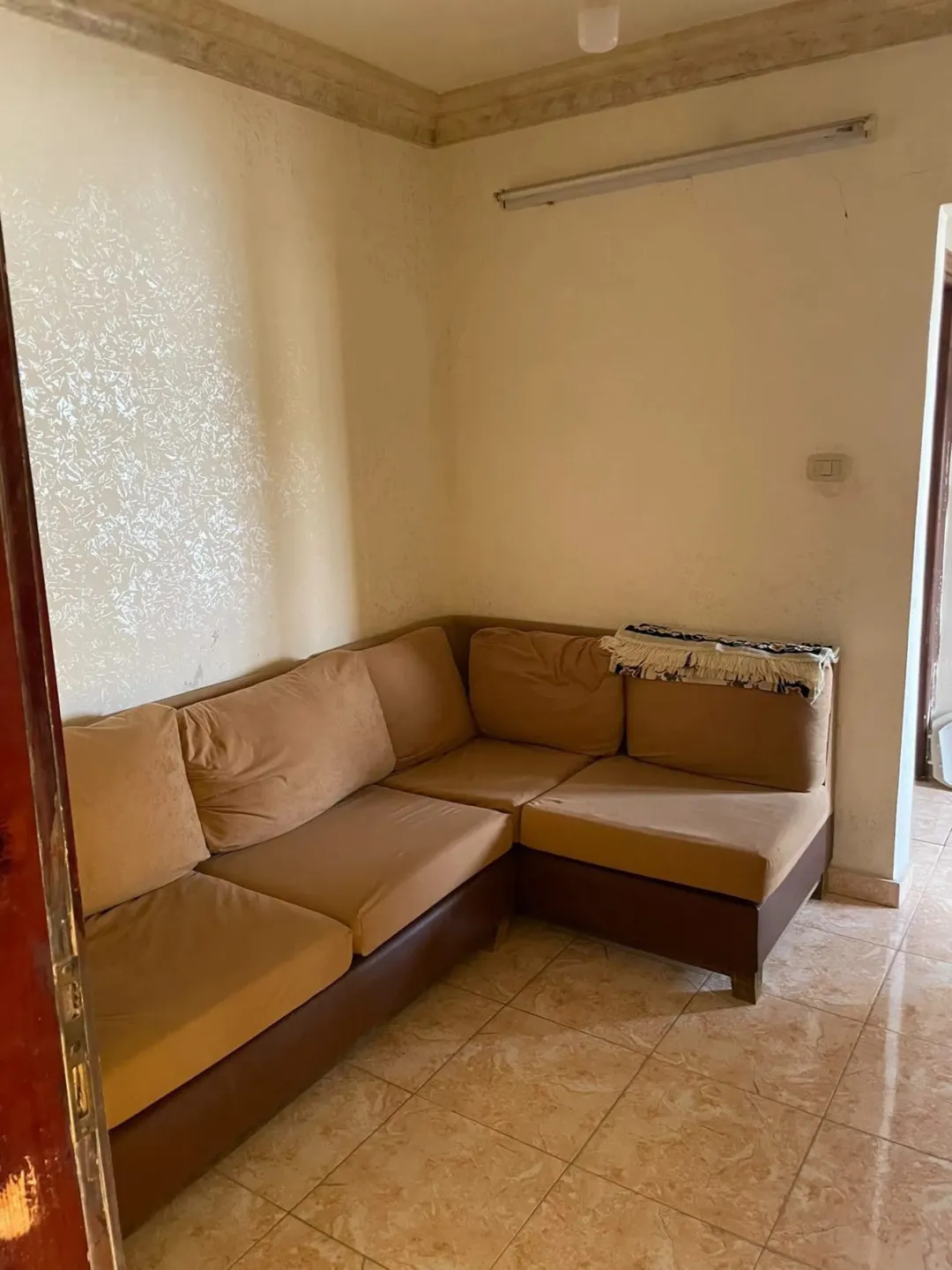 شقتان مفروشتان بسكن طالبات في موقع متميز شارع الجامعة