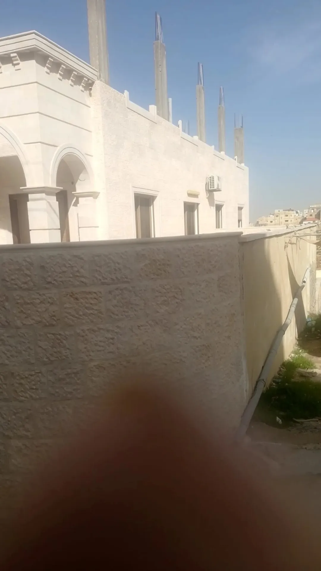 بيت فاخر في عدن عمان عمر البناء 4 سنوات