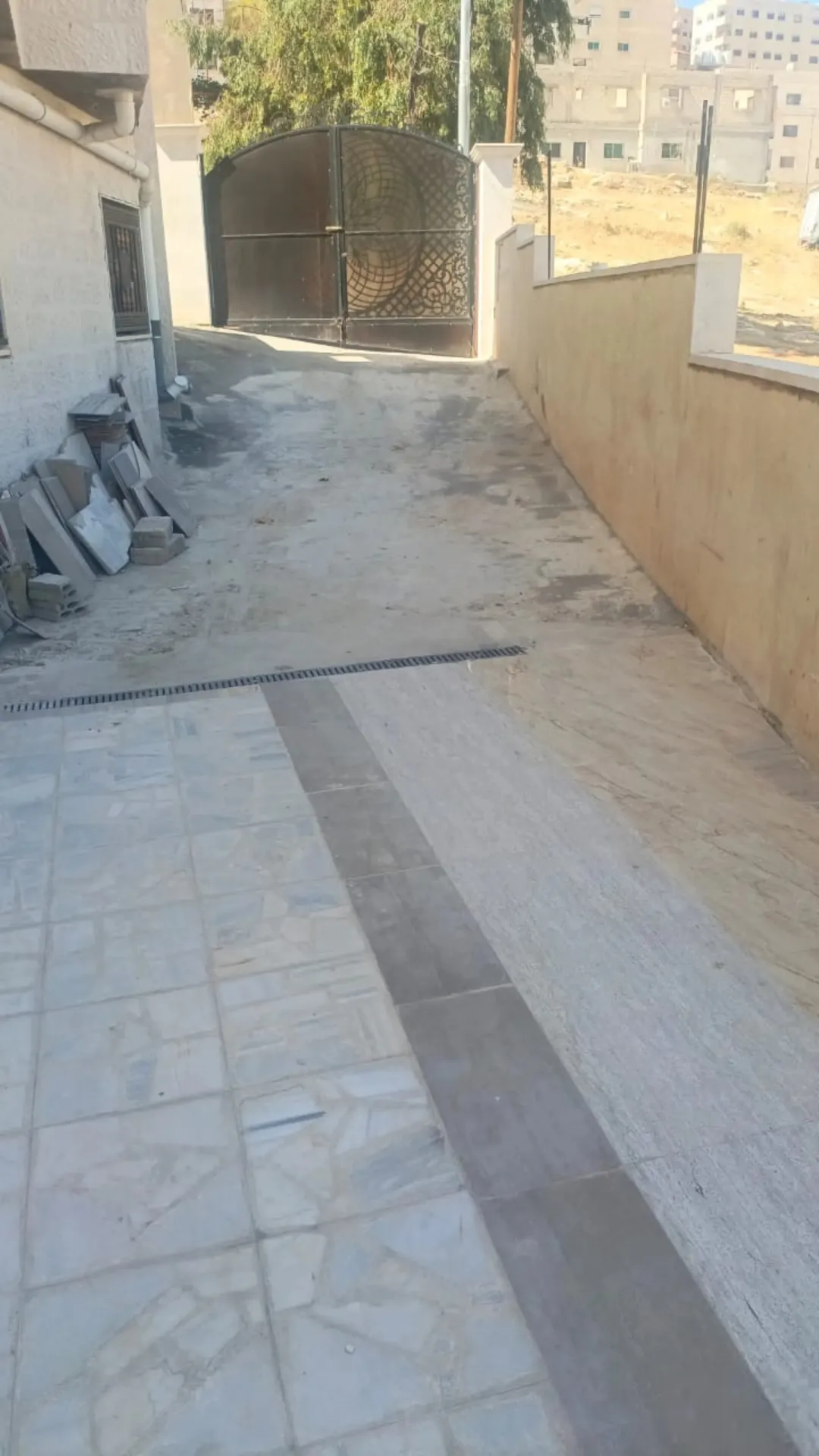 بيت فاخر في عدن عمان عمر البناء 4 سنوات