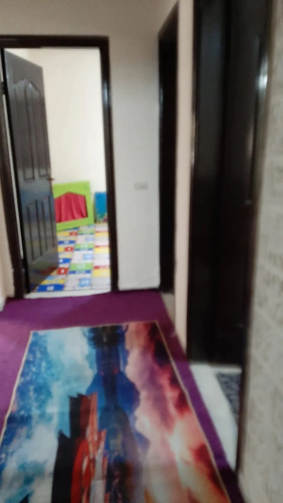 شقة أرضية مميزة للبيع في الذراع الغربي قرب دوار علي صقر