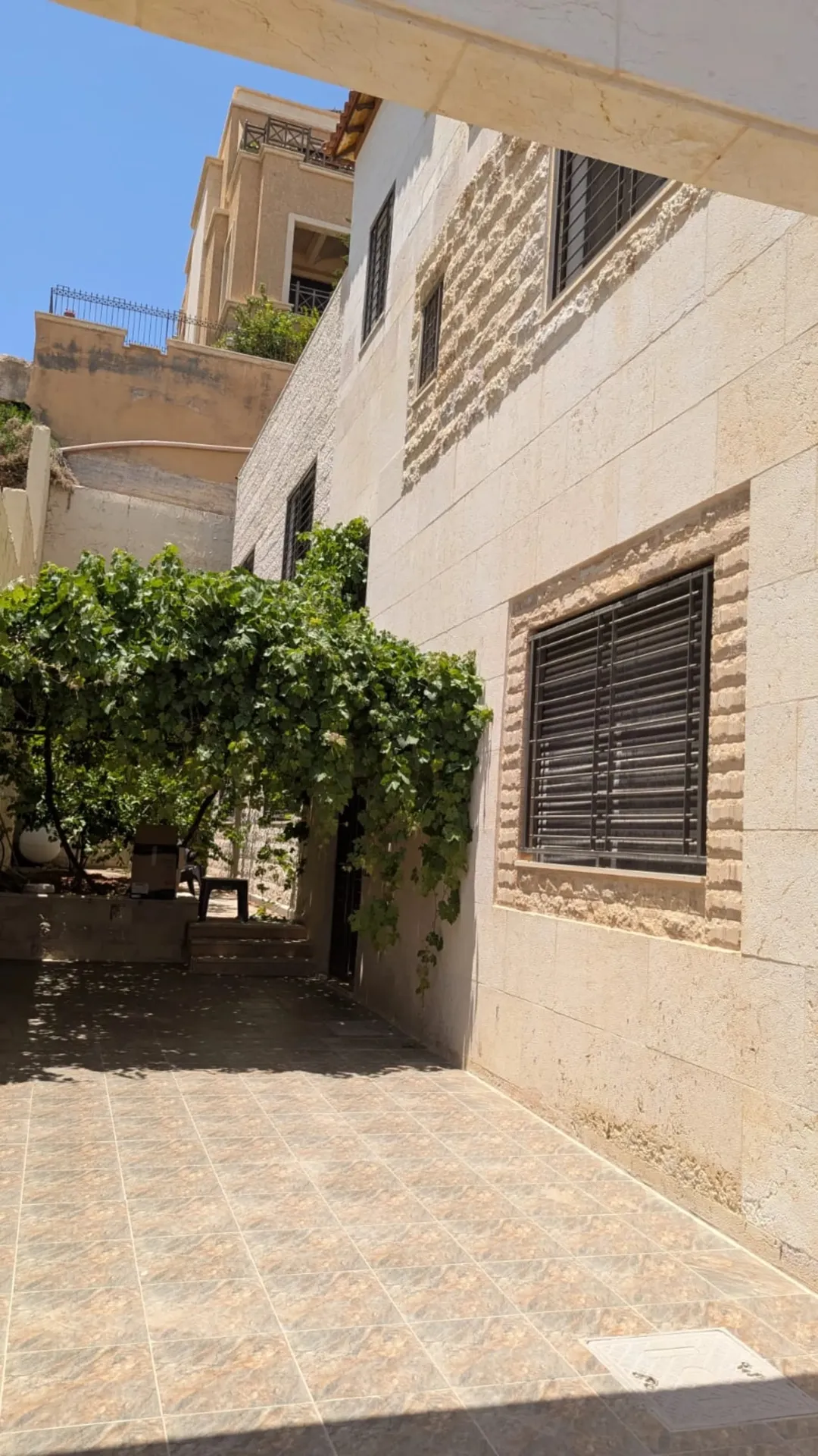 فيلا فاخرة للبيع في ضاحية الرشيد – عمان