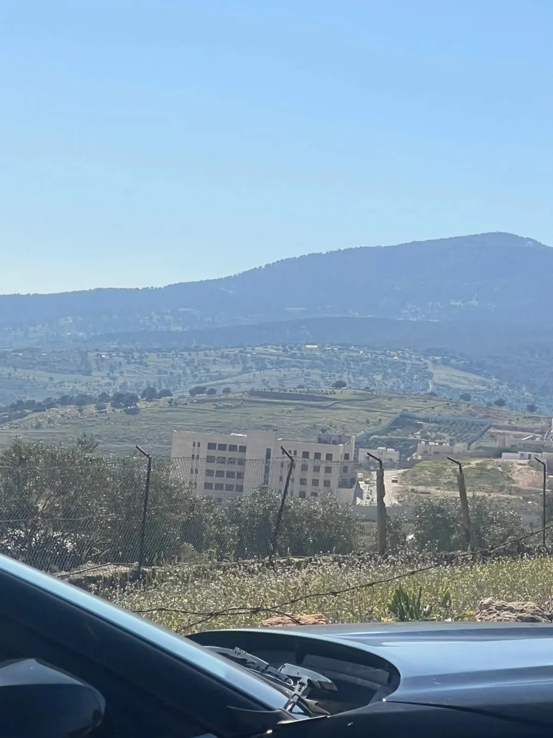 أرض للبيع في جرش بالقرب من مشروع روضة جرش السياحي وجامعة البلقاء الجديدة.