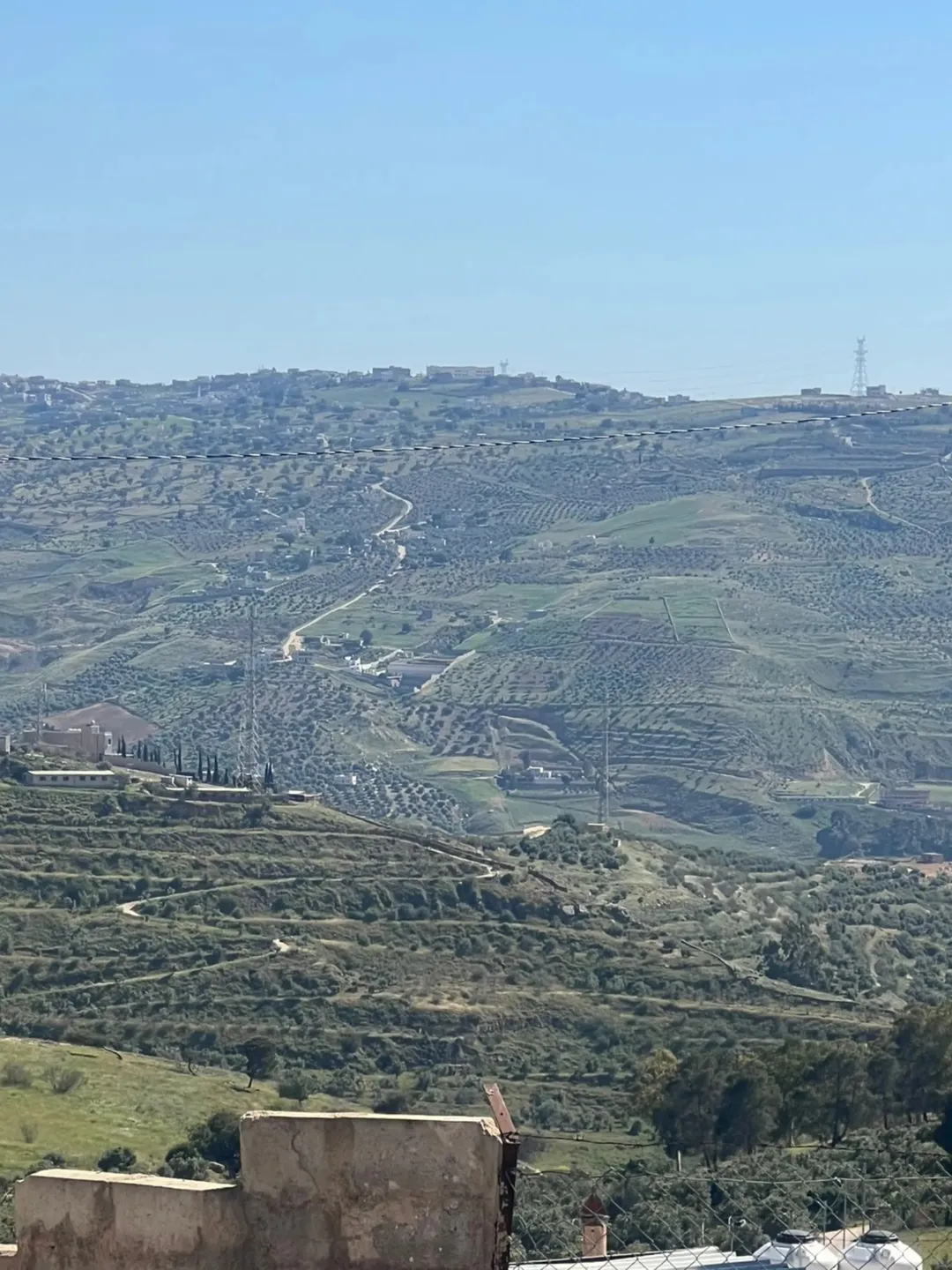 أرض للبيع في جرش بالقرب من مشروع روضة جرش السياحي وجامعة البلقاء الجديدة.
