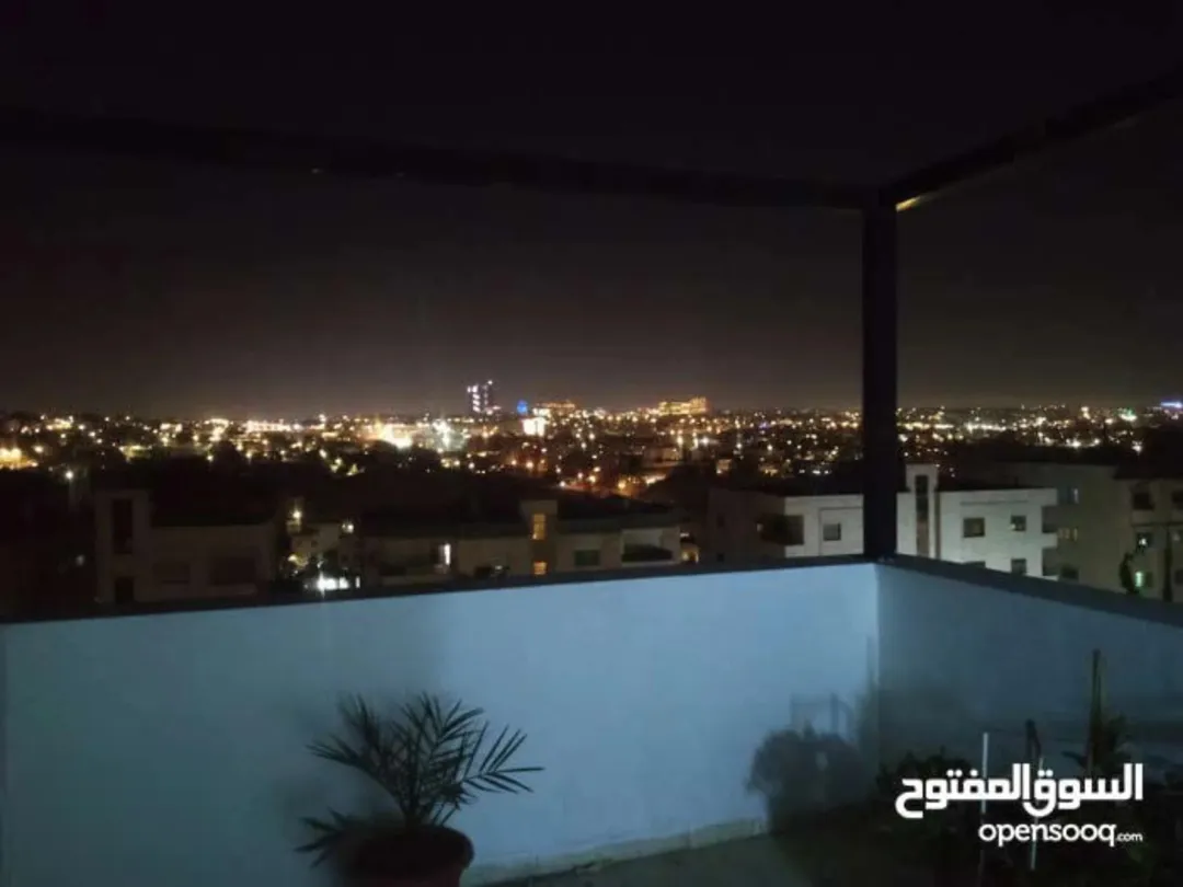 شقة للبيع في الذراع الغربي بإطلالة مفتوحة