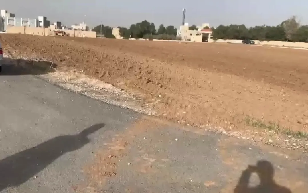 قطعة أرض سكنية مميزة في منجا قريبة من كينغز أكاديمي
