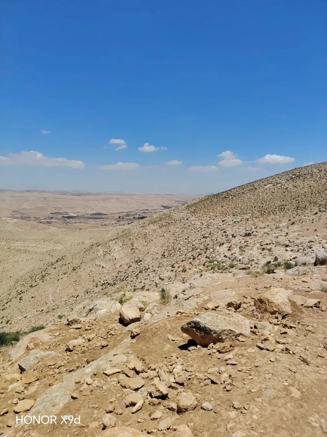 أرض زراعية للبيع في الزرقاء – أبو الزيغان بإطلالة مميزة