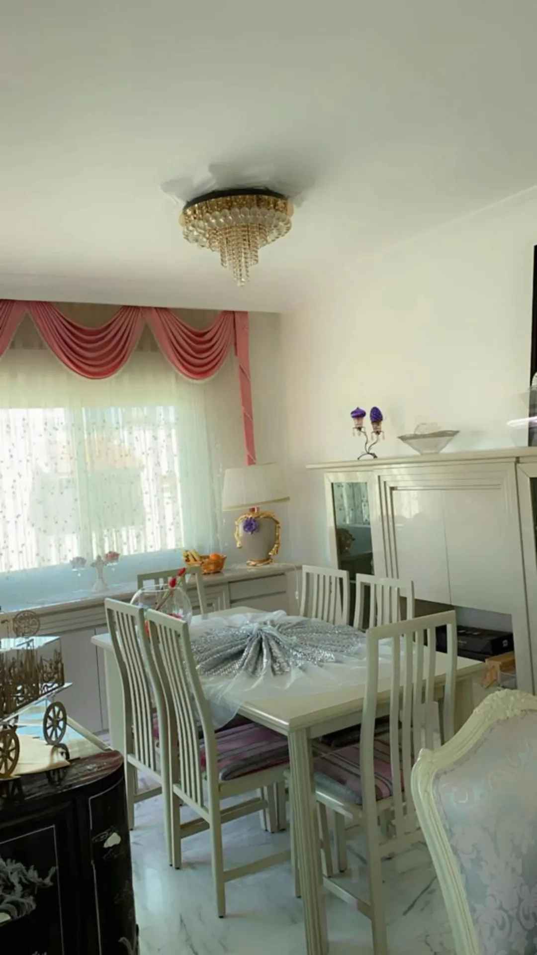 شقة مفروشة فاخرة للإيجار في أم السماق | ID 917674
