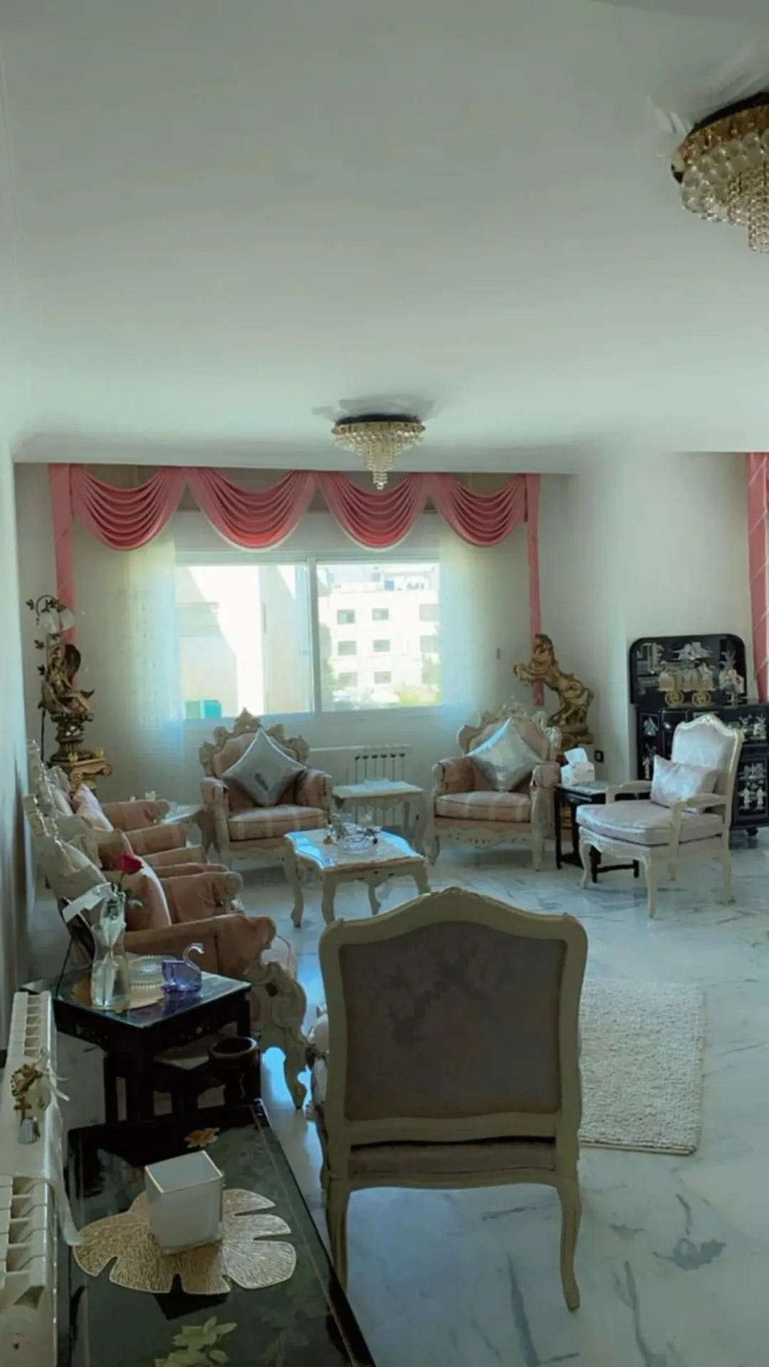 شقة مفروشة فاخرة للإيجار في أم السماق | ID 917674