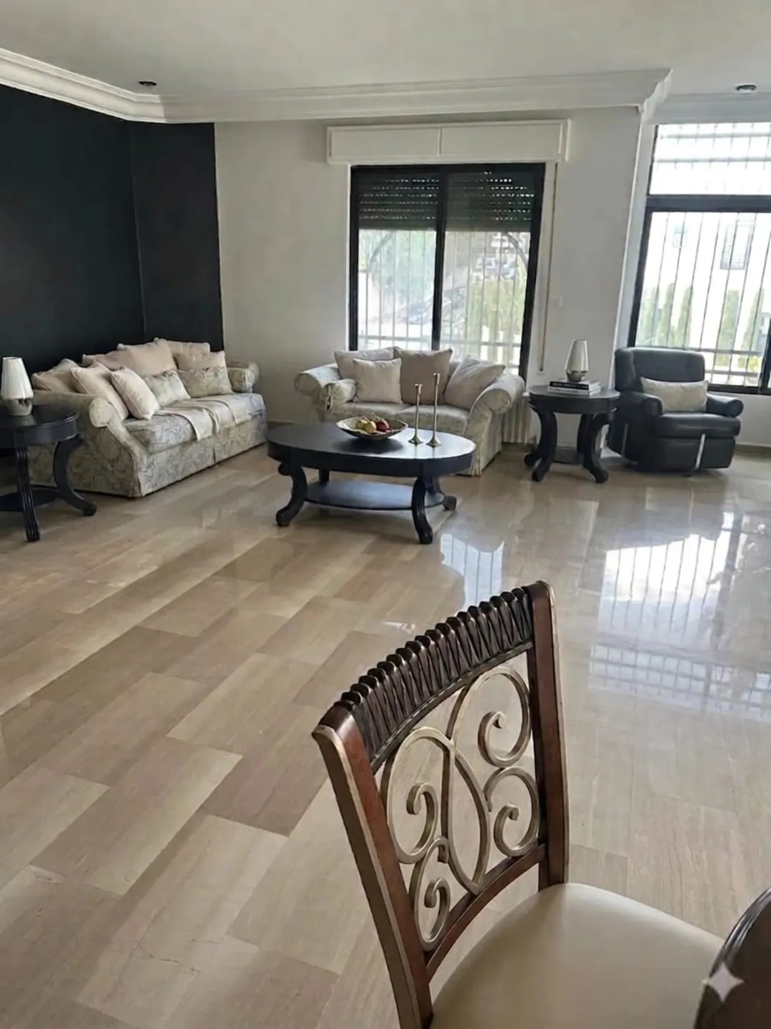 طابق سكني فاخر للبيع في عبدون – مساحة 500 متر مربع