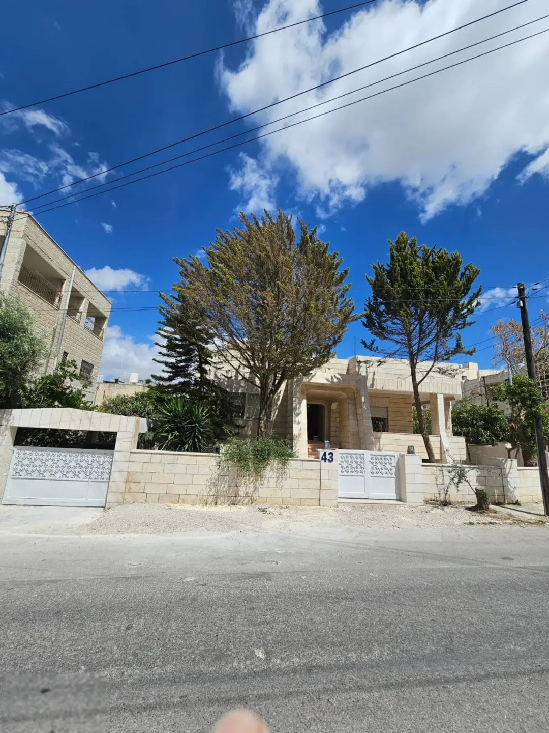 فيلا مستقلة للبيع في إربد – إسكان الأطباء