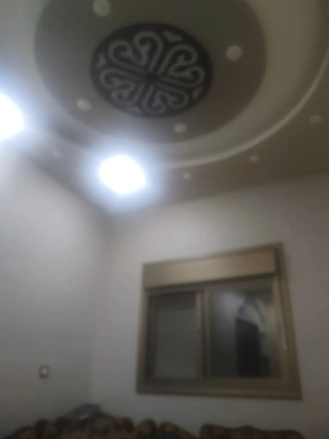 بيت ريفي ساحر مكون من ثلاثة طوابق